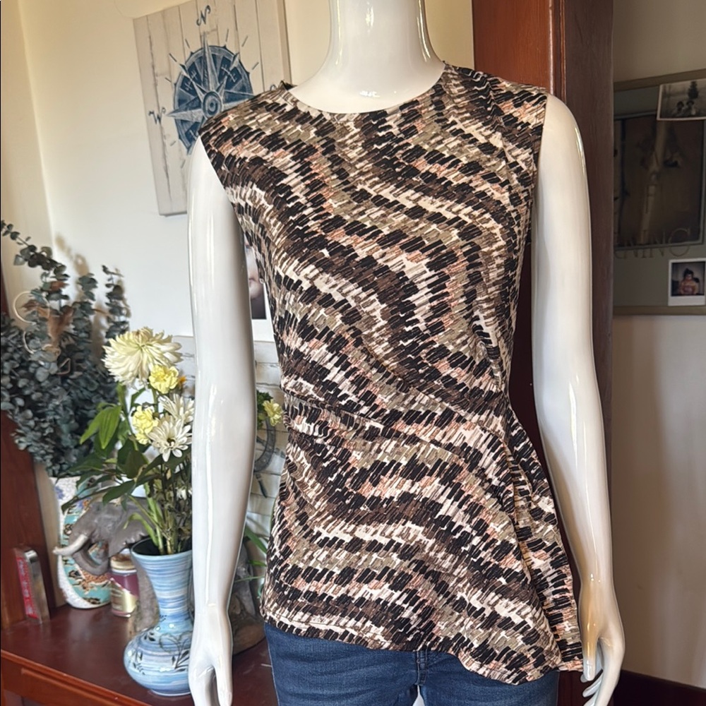 NWT northern reflections size small Women's Sleeveless Animal Print Top